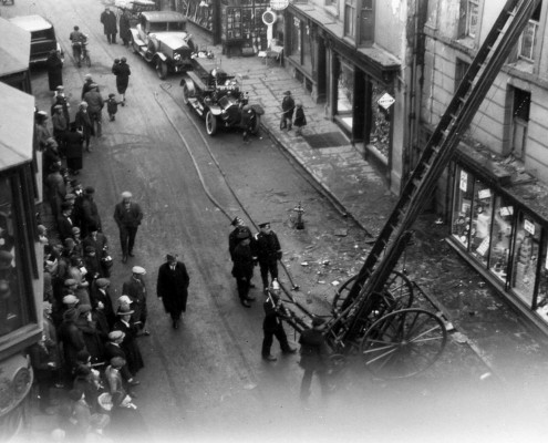 Crane St (lion house on left)