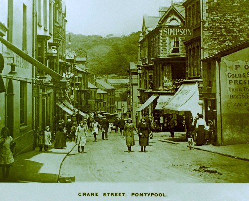 Street Scenes(globe pub to right of gold sign)
